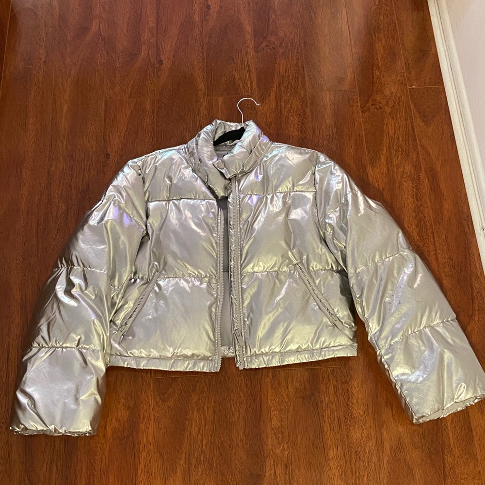 ALO YOGA silver puffer jacket